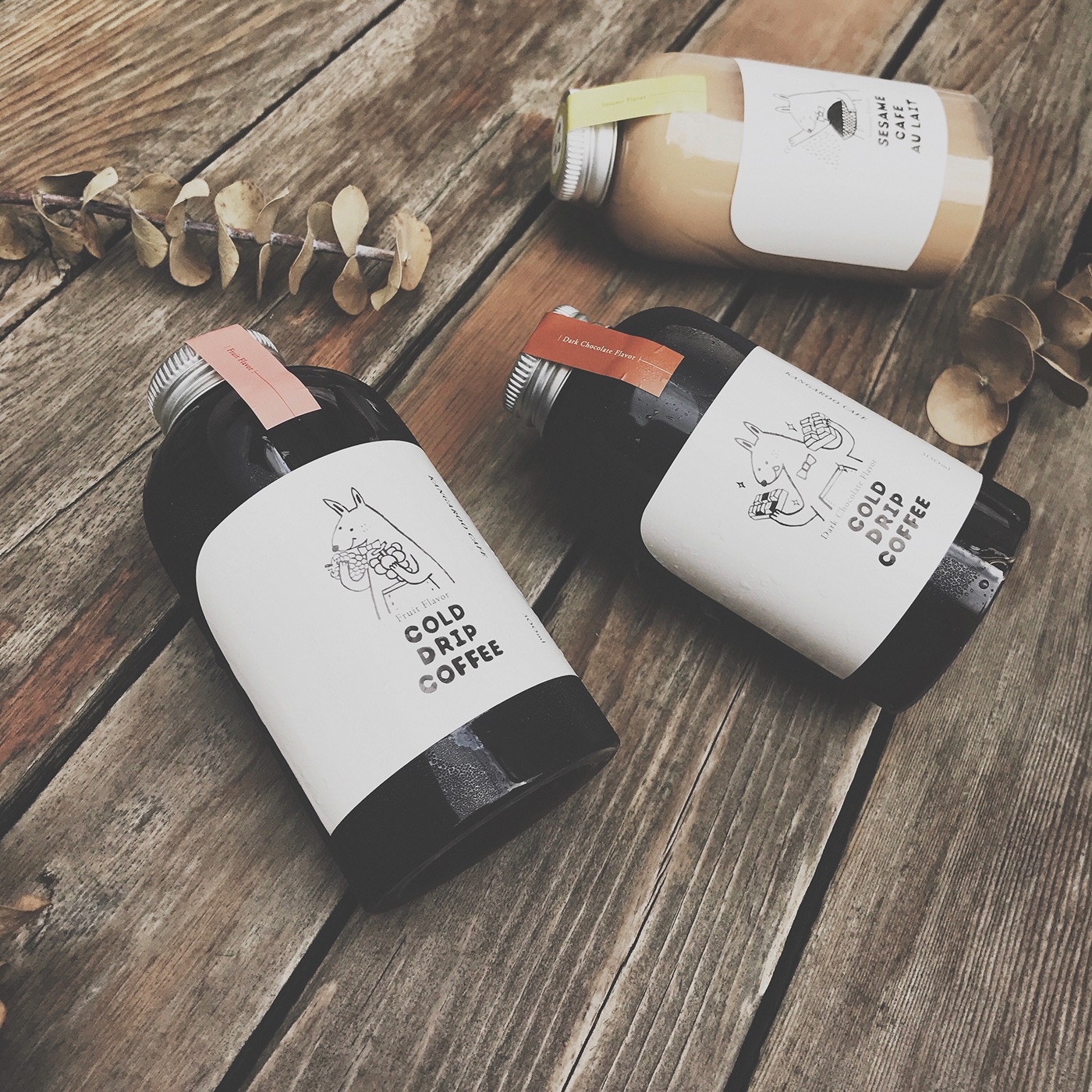 黑巧克力、水果風(fēng)味、芝麻歐蕾三種不同的咖啡包裝設(shè)計(jì)