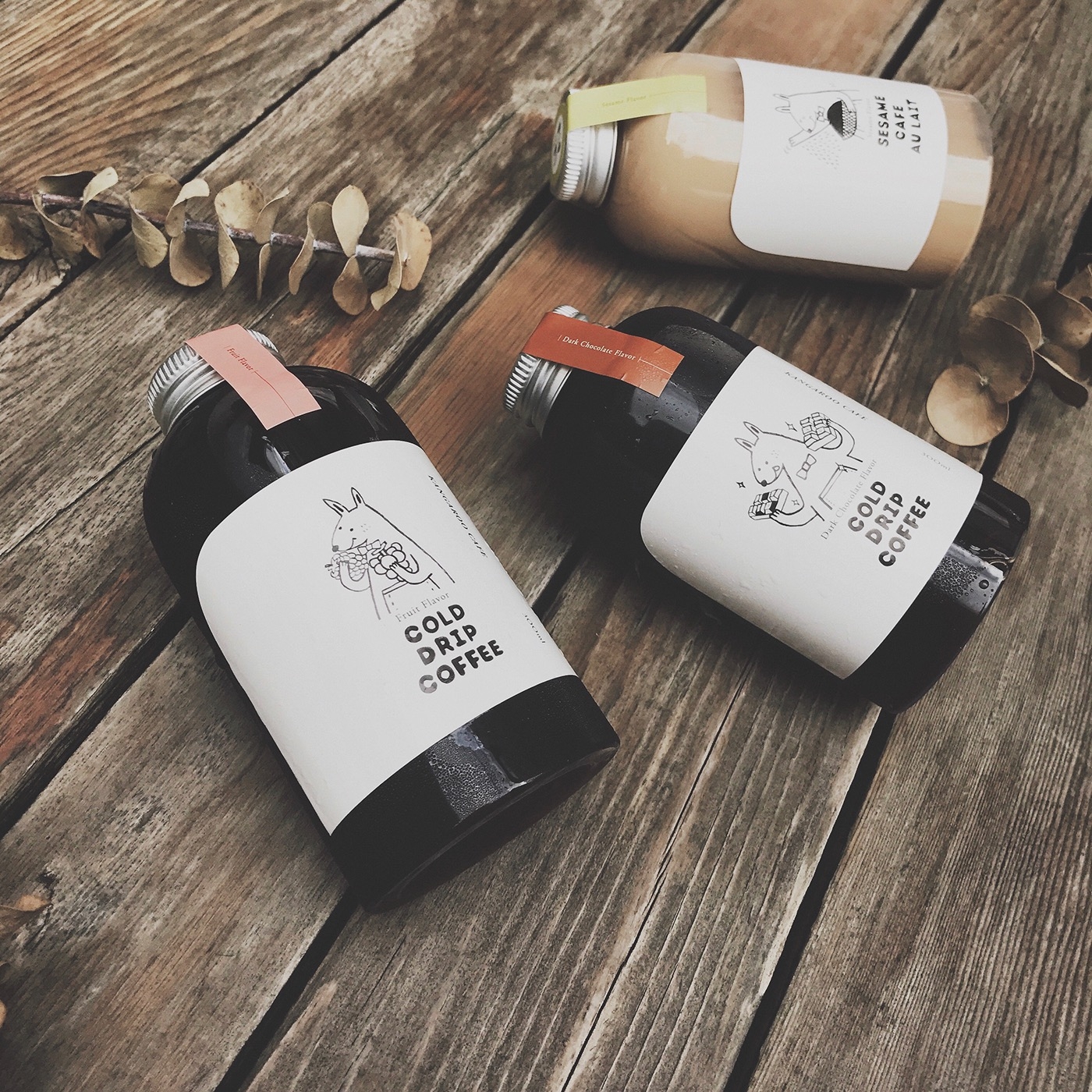 黑巧克力、水果風(fēng)味、芝麻歐蕾三種不同的咖啡包裝設(shè)計(jì)