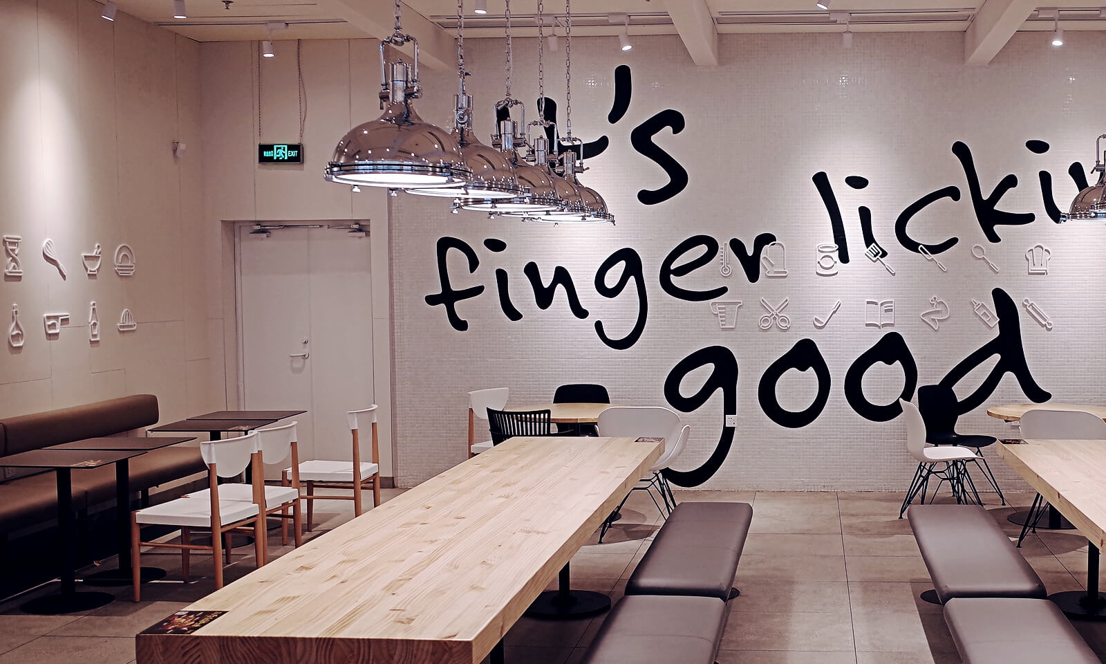 經常去肯德基，卻沒有發(fā)現墻上的小巧思|壁畫插畫設計